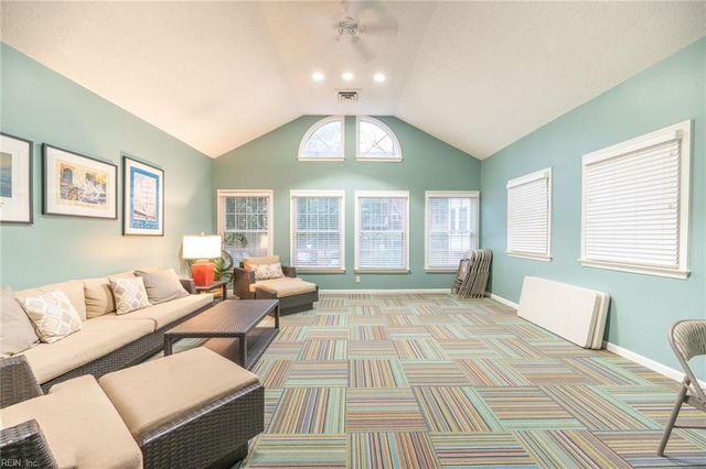 230 College Pl Apt 226, Norfolk, VA 23510