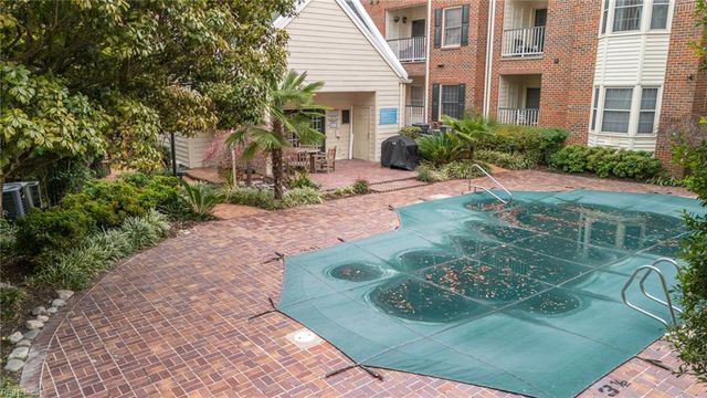 230 College Pl Apt 226, Norfolk, VA 23510