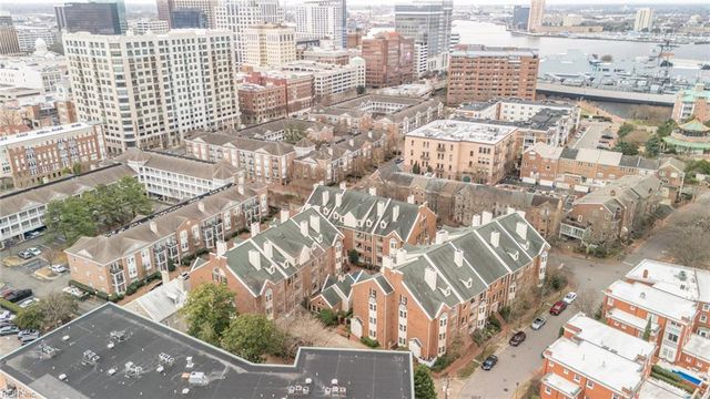 230 College Pl Apt 226, Norfolk, VA 23510