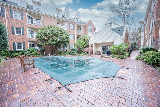 230 College Pl Apt 226, Norfolk, VA 23510