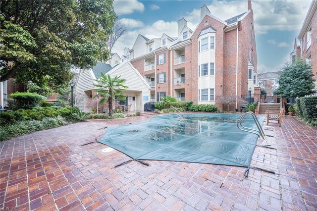 230 College Pl Apt 226, Norfolk, VA 23510