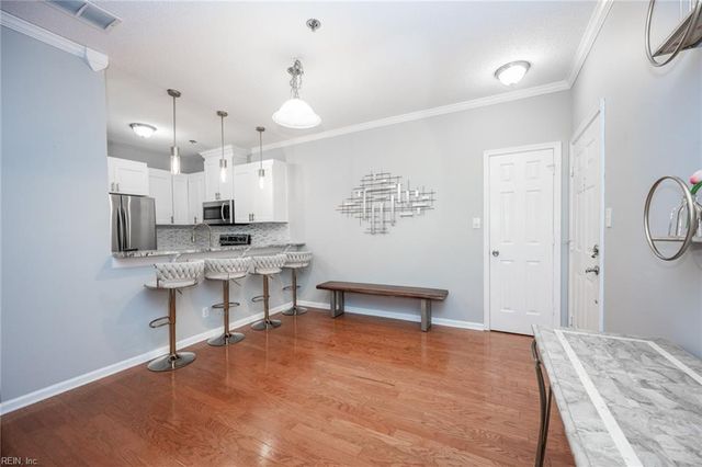 230 College Pl Apt 226, Norfolk, VA 23510