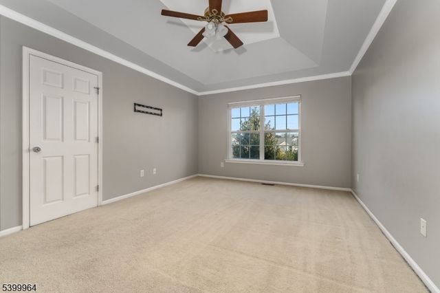 66 Limerick Ln, Lopatcong Twp., NJ 08865