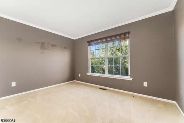 66 Limerick Ln, Lopatcong Twp., NJ 08865