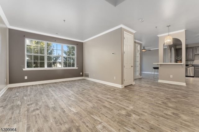 66 Limerick Ln, Lopatcong Twp., NJ 08865