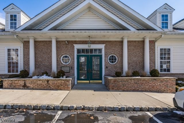 66 Limerick Ln, Lopatcong Twp., NJ 08865