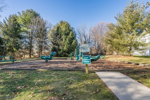 66 Limerick Ln, Lopatcong Twp., NJ 08865