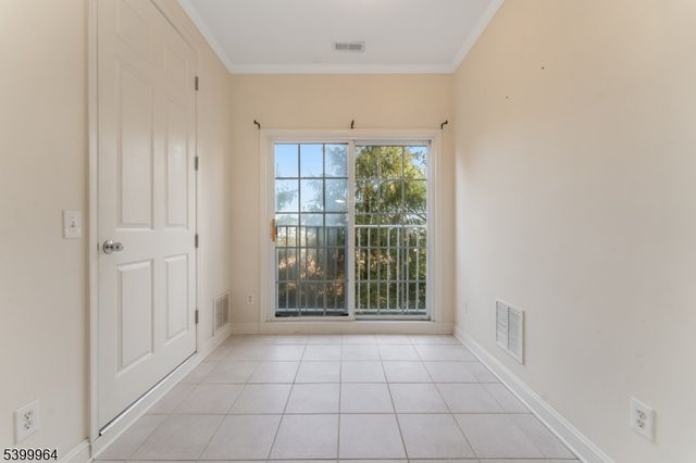 66 Limerick Ln, Lopatcong Twp., NJ 08865