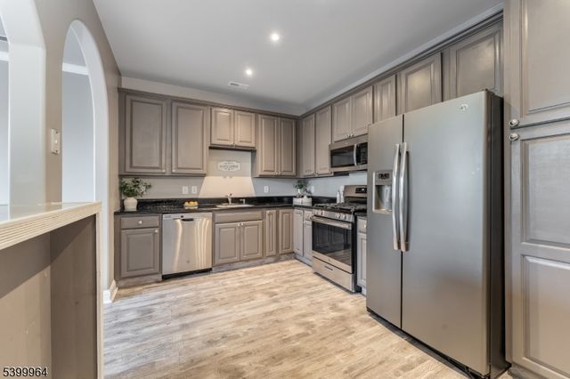 66 Limerick Ln, Lopatcong Twp., NJ 08865