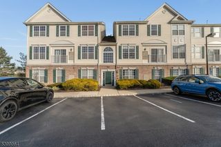 66 Limerick Ln, Lopatcong Twp., NJ 08865