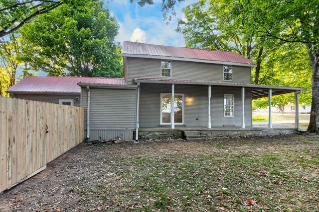 329 W 14th St, Columbia, TN 38401