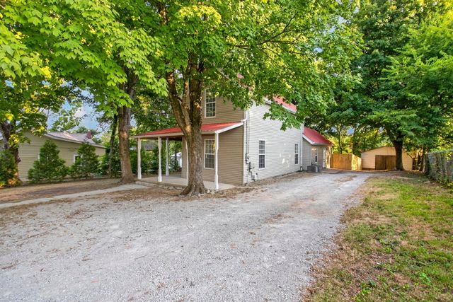 329 W 14th St, Columbia, TN 38401