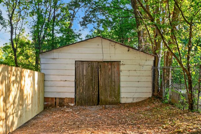 329 W 14th St, Columbia, TN 38401