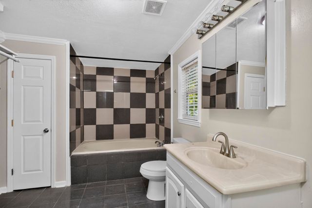 329 W 14th St, Columbia, TN 38401