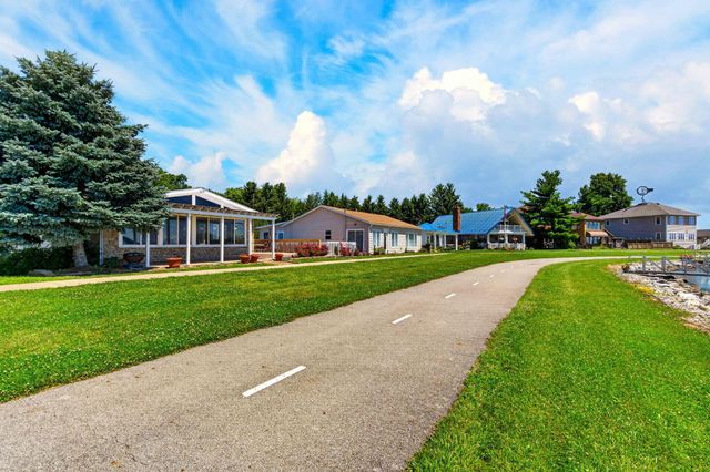 13482 W Bank Drive NE, Millersport, OH 43046