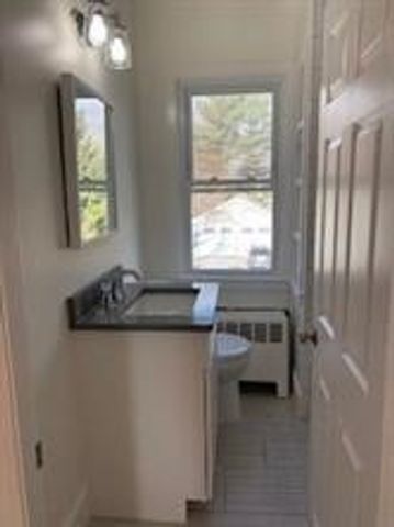 86 Hamilton Avenue 1st floor, Barrington, RI 02806