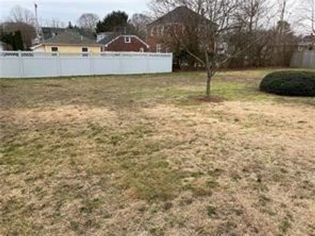 86 Hamilton Avenue 1st floor, Barrington, RI 02806