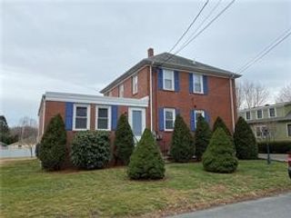 86 Hamilton Avenue 1st floor, Barrington, RI 02806