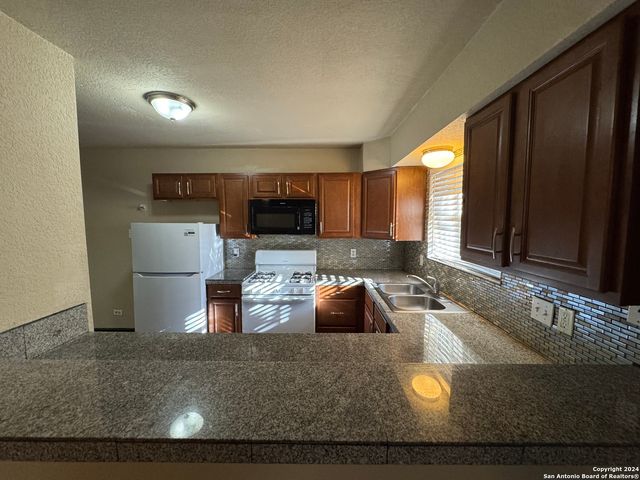 211 Natalen Ave Apt 103, San Antonio, TX 78209