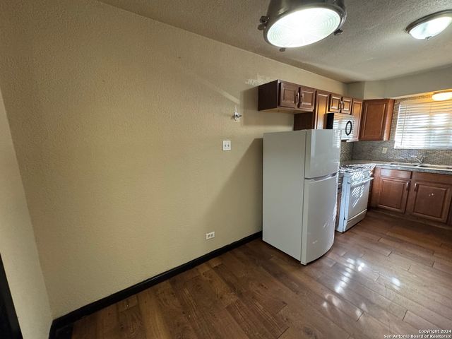 211 Natalen Ave Apt 103, San Antonio, TX 78209