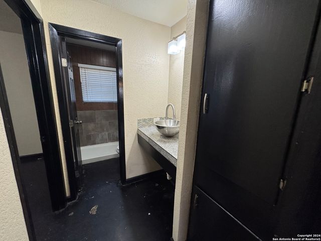 211 Natalen Ave Apt 103, San Antonio, TX 78209