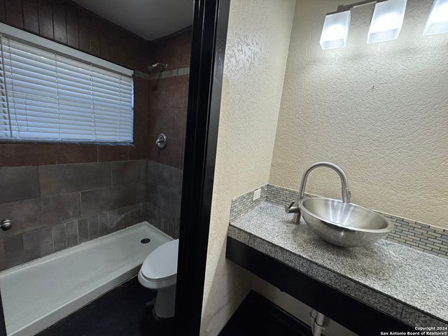 211 Natalen Ave Apt 103, San Antonio, TX 78209