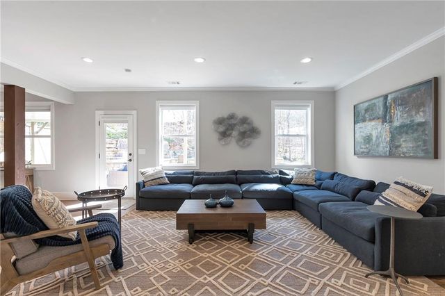 1090 Mosspointe Drive, Roswell, GA 30075