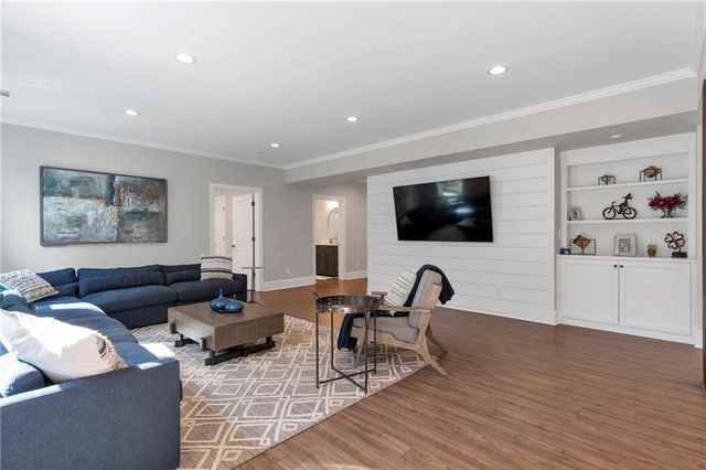 1090 Mosspointe Drive, Roswell, GA 30075