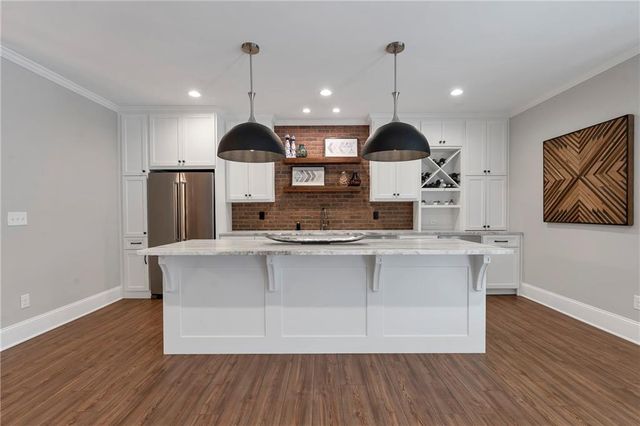 1090 Mosspointe Drive, Roswell, GA 30075