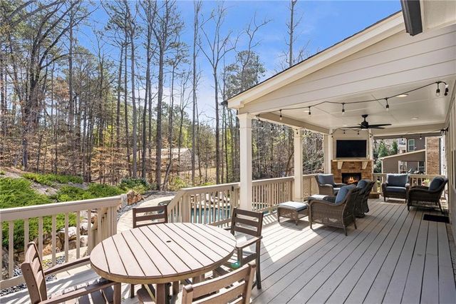 1090 Mosspointe Drive, Roswell, GA 30075