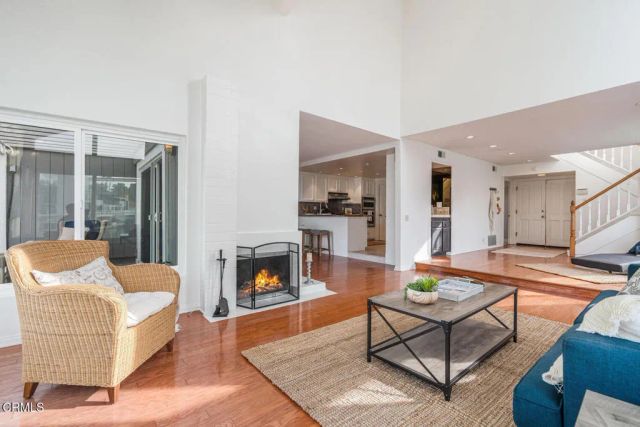 2221 Kingsbridge Lane, Oxnard, CA 93035