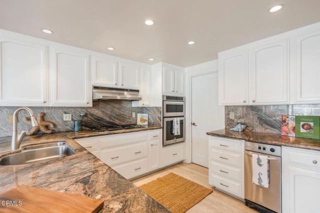 2221 Kingsbridge Lane, Oxnard, CA 93035