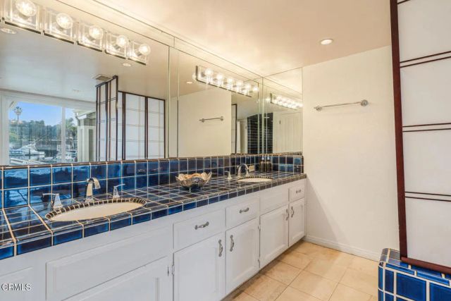 2221 Kingsbridge Lane, Oxnard, CA 93035