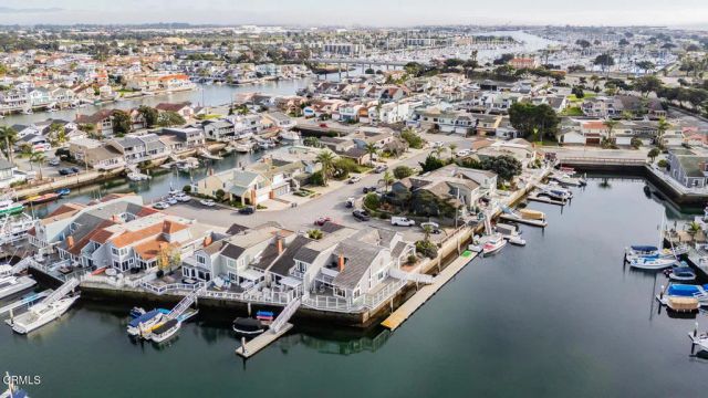 2221 Kingsbridge Lane, Oxnard, CA 93035
