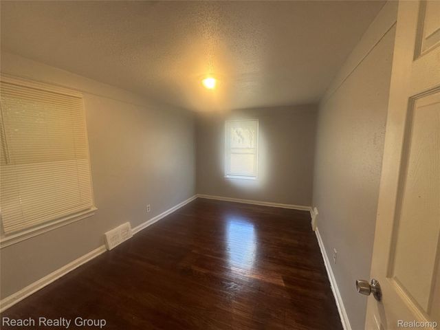 14844 Heyden Street, Detroit, MI 48223