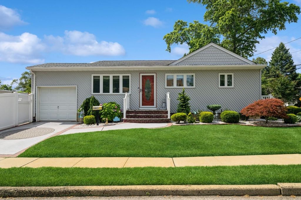 3300 Walters Avenue, Wantagh, NY 11793