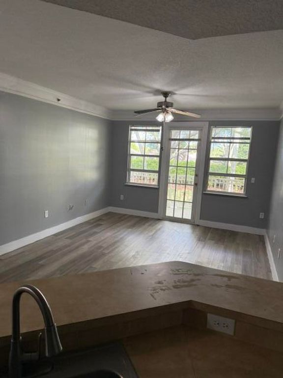 9905 Baywinds Drive 2204, West Palm Beach, FL 33411