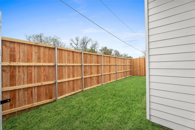 400 S Henderson Avenue, Dallas, TX 75223