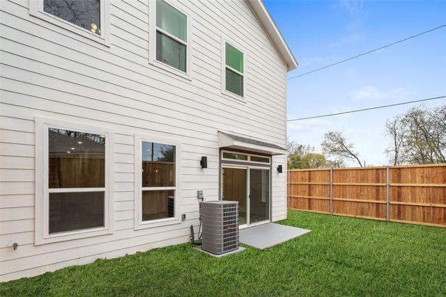 400 S Henderson Avenue, Dallas, TX 75223