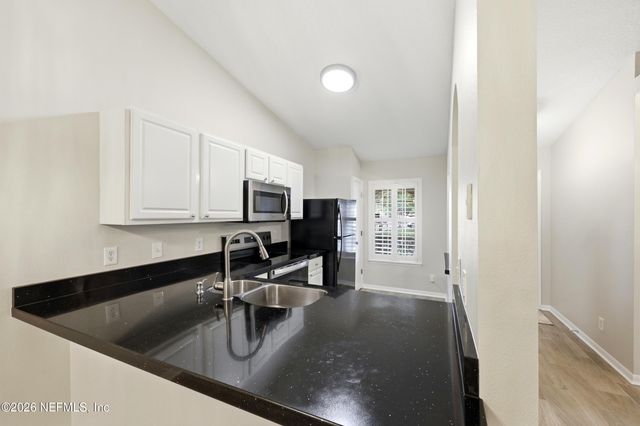 305 REDWOOD Lane, St. Johns, FL 32259