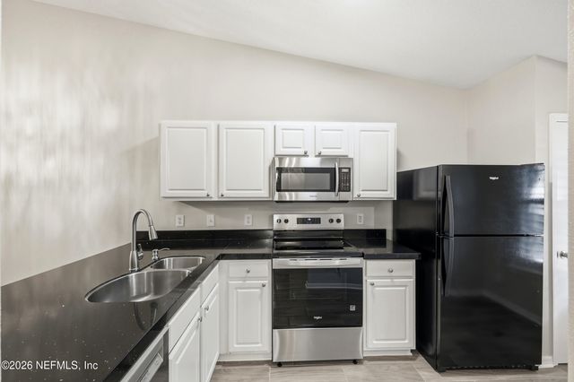 305 REDWOOD Lane, St. Johns, FL 32259