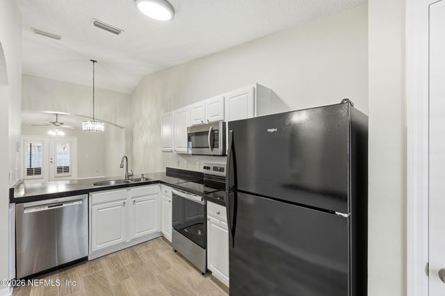 305 REDWOOD Lane, St. Johns, FL 32259