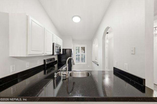 305 REDWOOD Lane, St. Johns, FL 32259