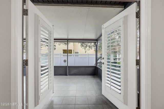 305 REDWOOD Lane, St. Johns, FL 32259