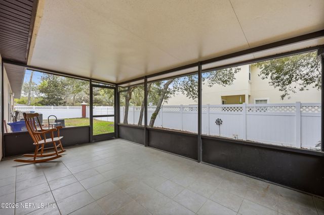 305 REDWOOD Lane, St. Johns, FL 32259