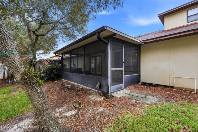 305 REDWOOD Lane, St. Johns, FL 32259