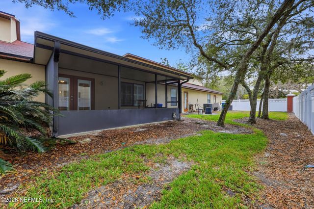 305 REDWOOD Lane, St. Johns, FL 32259