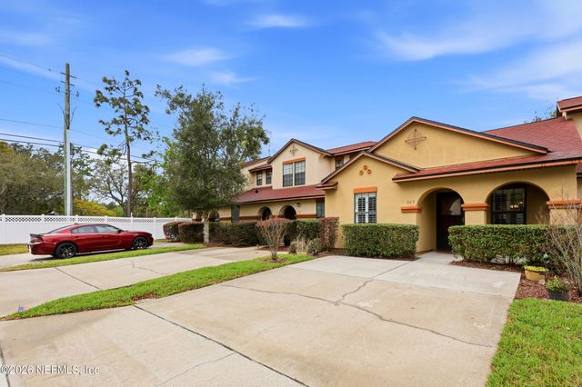 305 REDWOOD Lane, St. Johns, FL 32259