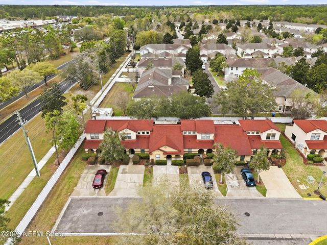 305 REDWOOD Lane, St. Johns, FL 32259