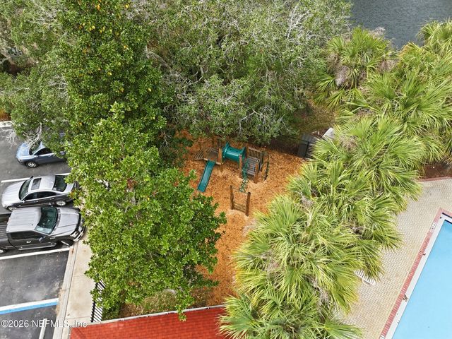 305 REDWOOD Lane, St. Johns, FL 32259